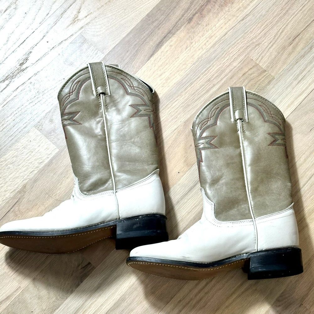 Women’s Laredo Cream / Tan Cowboy Western Boots Sz 6.5M